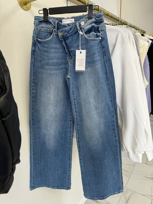 Risen Crossover Jeans