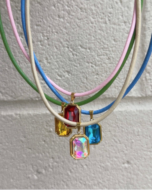 Quin Pendant Necklace