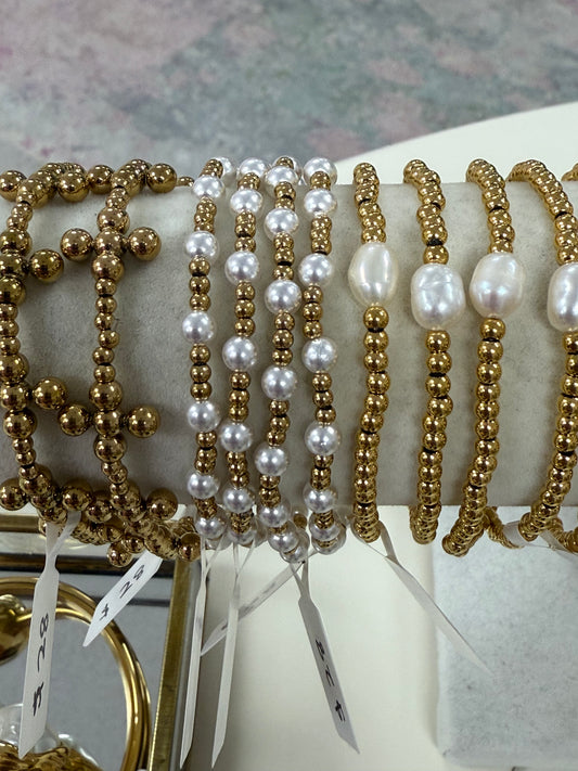 Pearl and Gold Beaded Bracelet